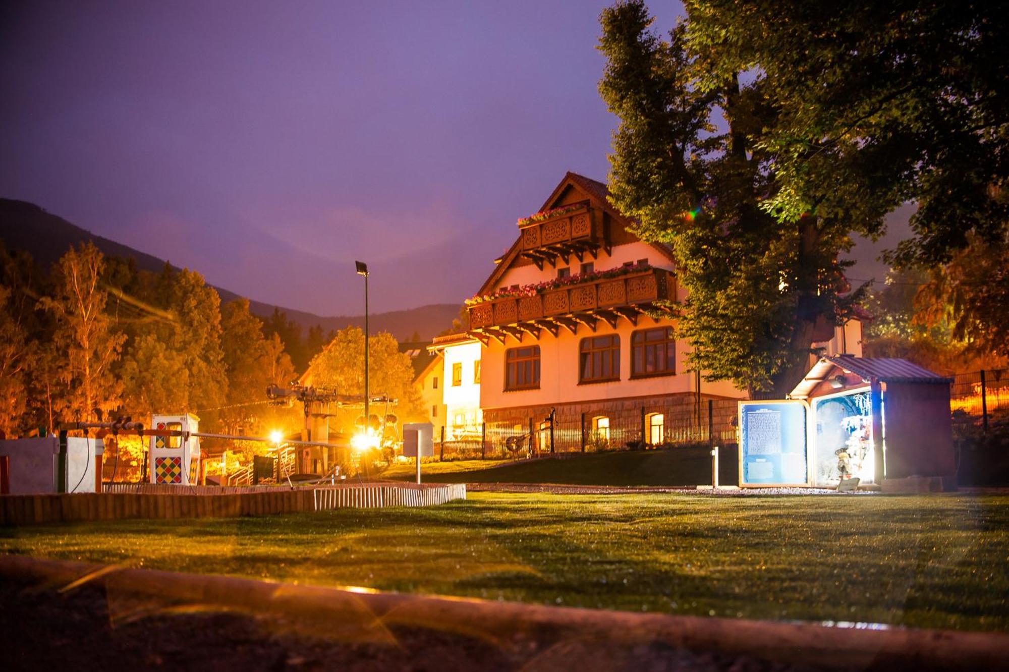 Przystanek Bavaria - Sauny, Parking Oraz Wstep Do Parku Bajek W Cenie! Karpacz Extérieur photo