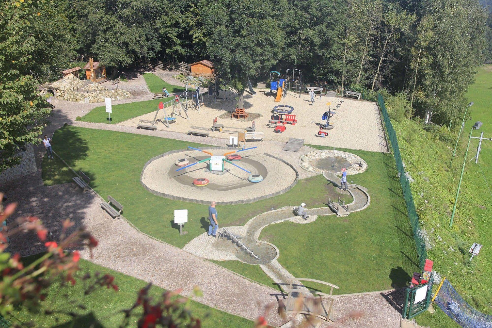 Przystanek Bavaria - Sauny, Parking Oraz Wstep Do Parku Bajek W Cenie! Karpacz Extérieur photo